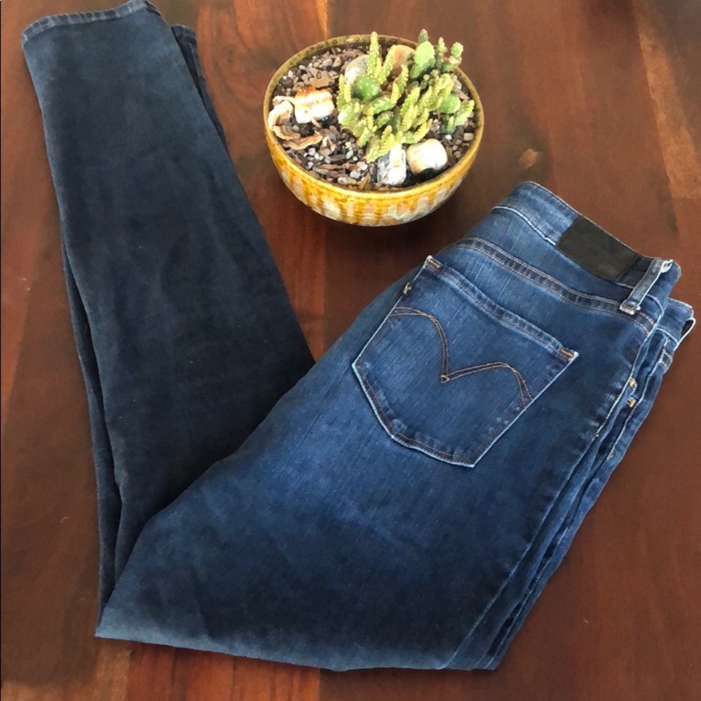 Levi’s High Rise Skinny - Picture 2 of 3